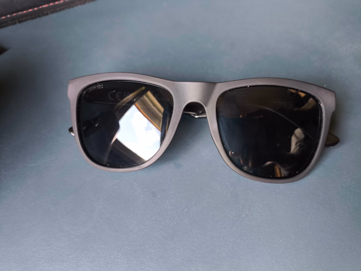 glasses.avif